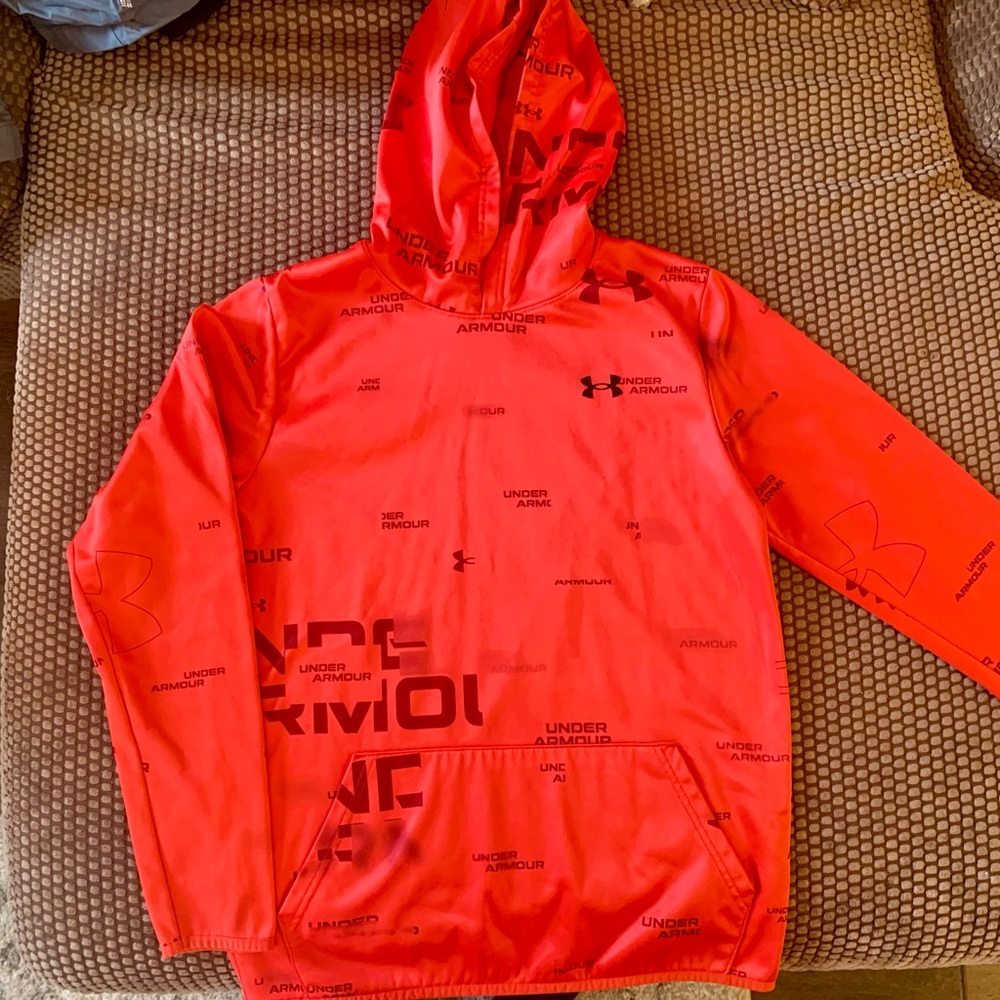 Boys Under Armour XL sweatshirt